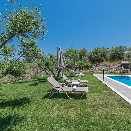 Villa Guinevere-with Private Pool Pangalochori