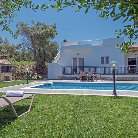 Guinevere-with Private Pool Pangalochori