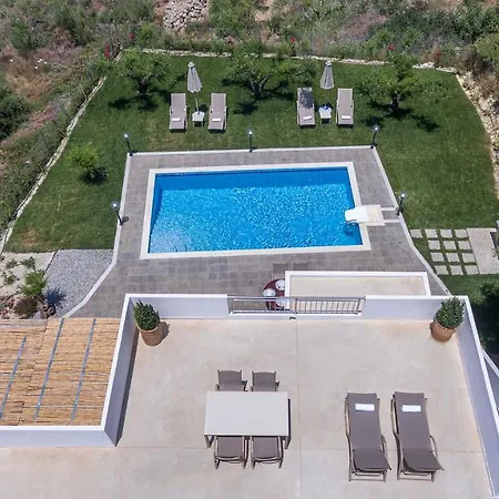 Guinevere-with Private Pool Villa Pangalochori