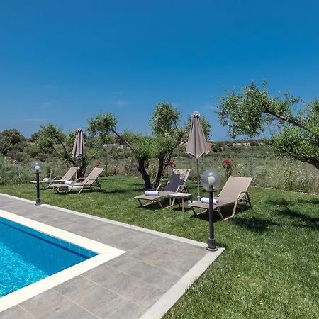 Guinevere-with Private Pool Pangalochori