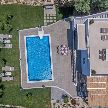 Guinevere-with Private Pool
